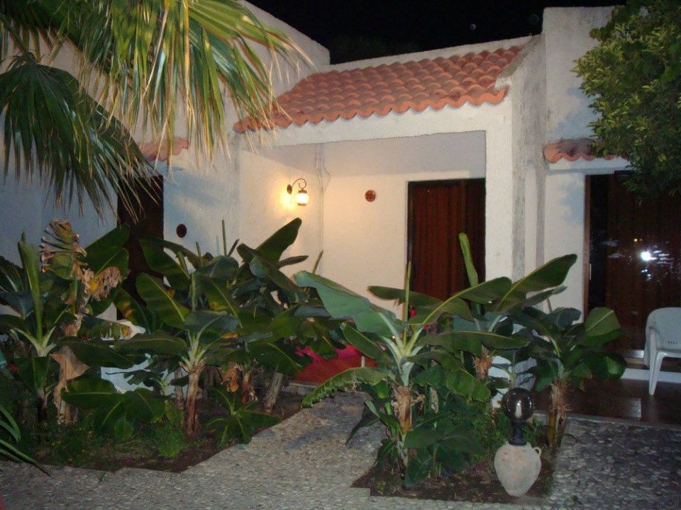 Oasis Hotel Bungalows Afandou Rhodes Екстер'єр фото